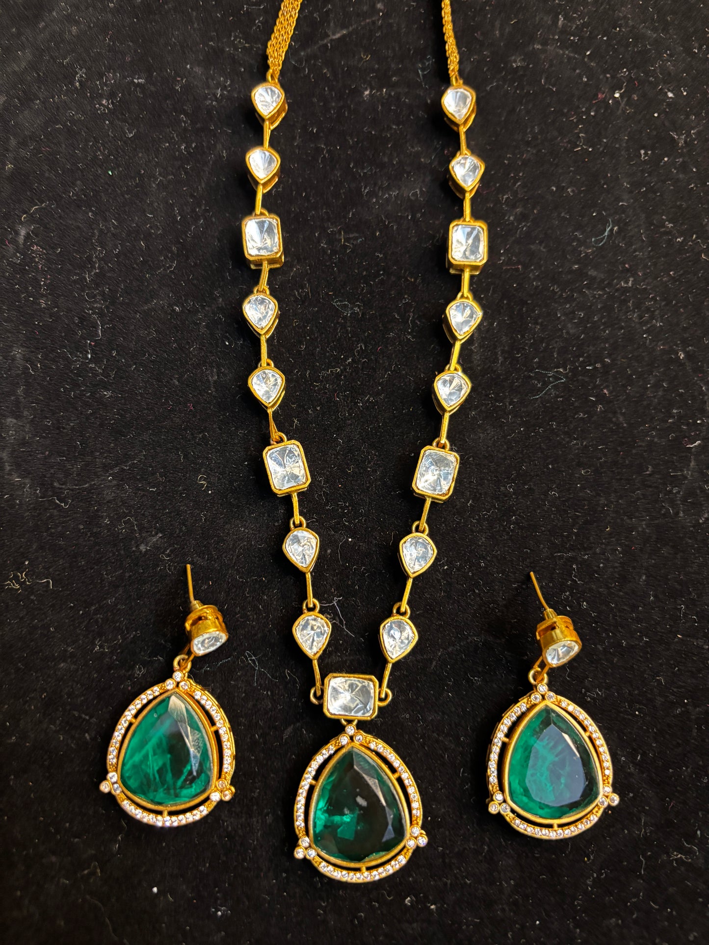 Teardrop Emerald Jewelry Set