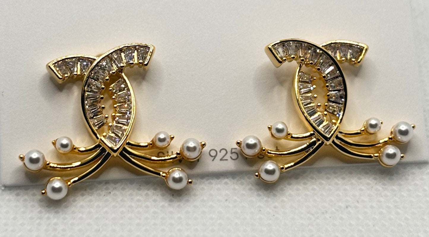 Golden Earrings with Pearls and Crystals